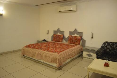 Hotel Plaza, Jalandhar 4